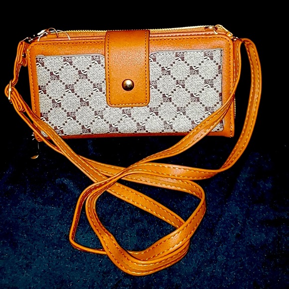 Chic Unlimited Crossbody/Purse/Wallet. NWT. - Picture 1 of 8